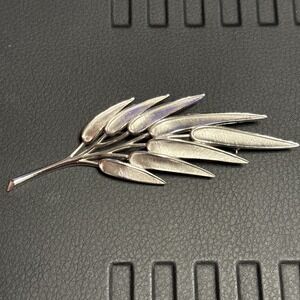 Crown Trifari Signed Vintage Leaf Shape Brushed Silver Color Brooch 4 x 1.25 in
